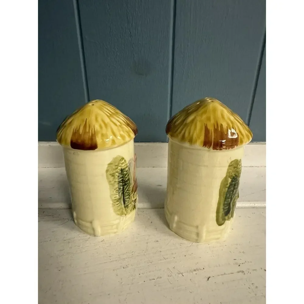 Marks & Rosenfeld Ceramic Barn Farmhouse Salt‎ and Pepper Shakers VTG Japan